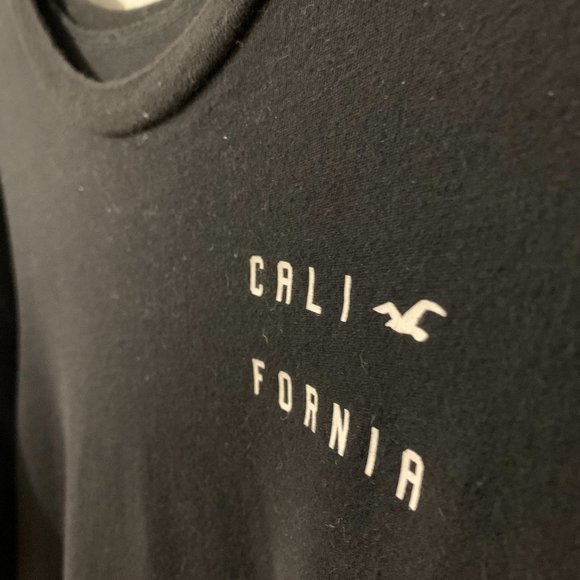 Hollister Black Graphic Long Sleeve Tee - Picture 4 of 7